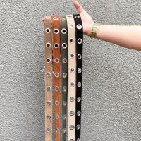 SELECTED | Suède riem met metalen ringen zilver 2